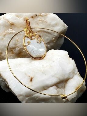 Genuine Quartz Stone Gold Wire-Wrapped Pendant Necklace